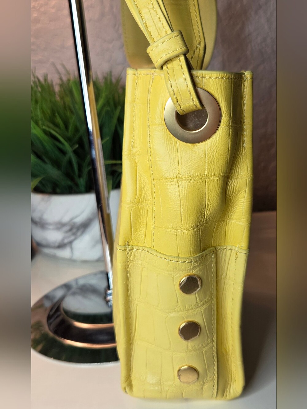 Hammitt Davis Small Sunstruck Yellow Croc Leather Crossbody Bucket Bag NWT - Picture 4 of 16
